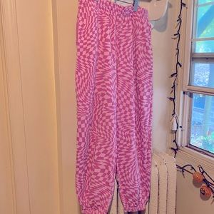 h&m | pink checkered trippy print sweatpants